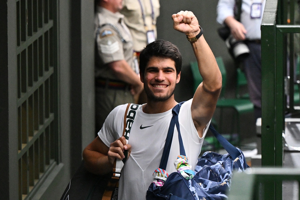 Carlos Alcaraz celebrates his Wimbledon semifinal victory over Daniil Medvedev