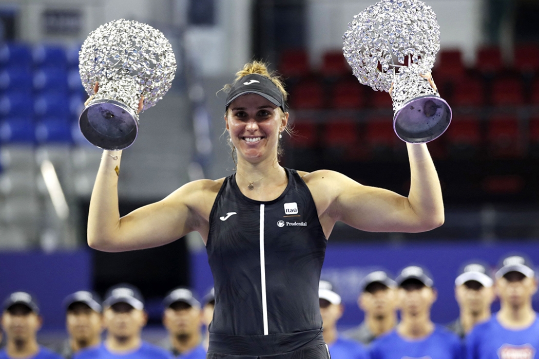 Beatriz Haddad Maia celebrates her singles and doubles victories at the WTA Elite Trophy in Zhuhai