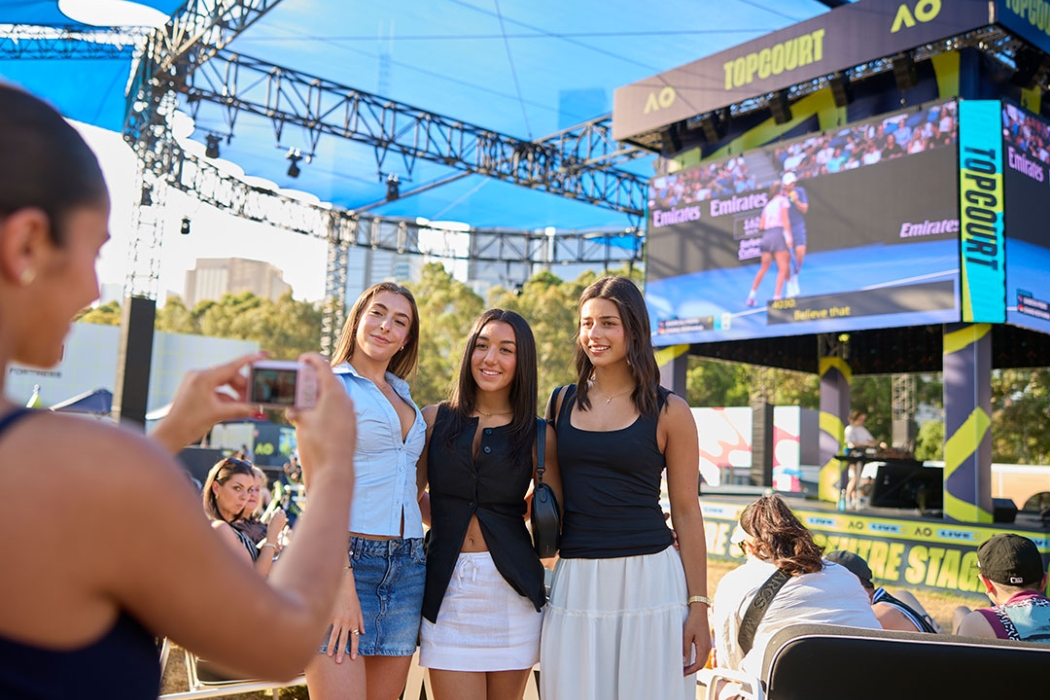Australian Open fans at TOPCOURT