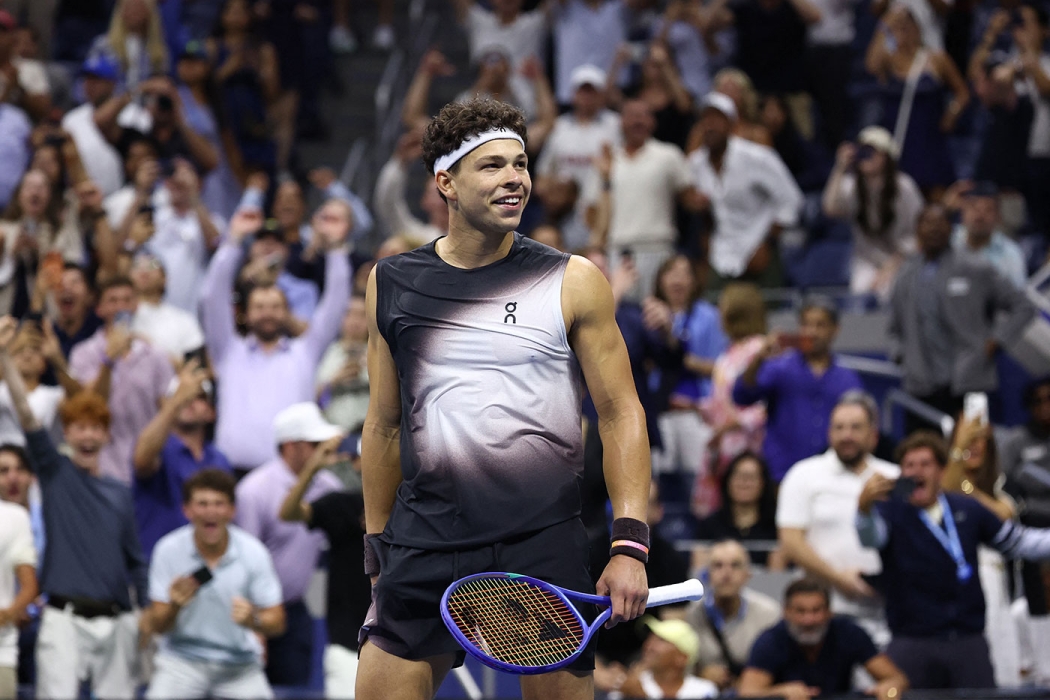 Ben Shelton celebrates his US Open quarterfinal win over Carlos Alcaraz