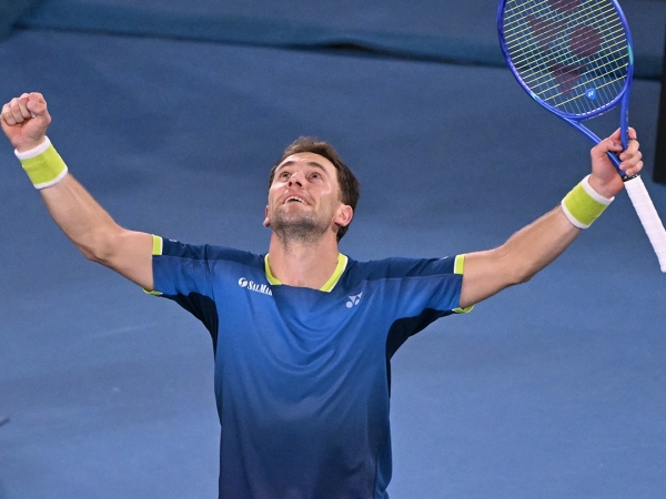 Casper Ruud returns to the fourth round at Australian Open 2026