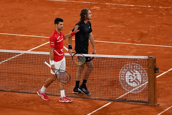Novak Djokovic defeats Stefanos Tsitsipas in the Roland Garros 2020 semifinals.
