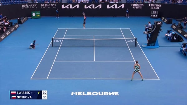 Iga Swiatek v Linda Noskova Highlights | Australian Open 2024