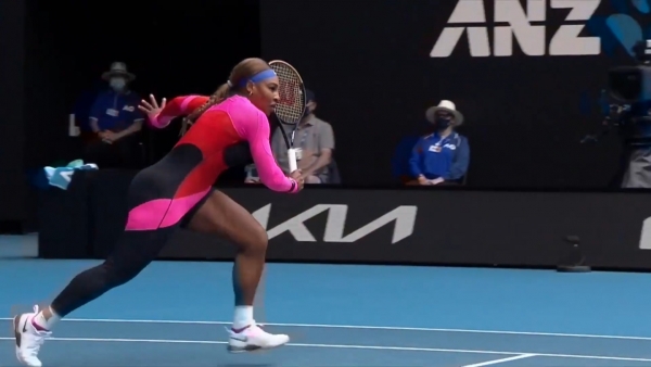 HIGHLIGHTS: Serena makes a statement
