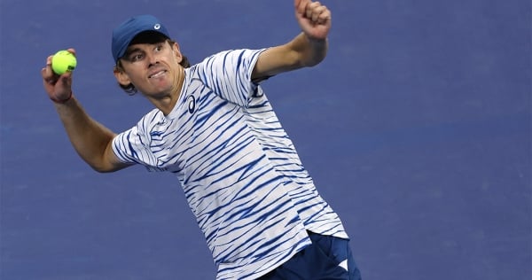 De Minaur reaches third straight Grand Slam quarterfinal