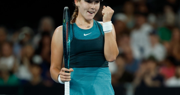 Mirra Andreeva Dominates Bouzkova in Australian Open Opener