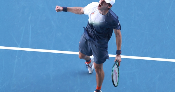 De Minaur Advances, Eyes 47-Year Australian Open Title