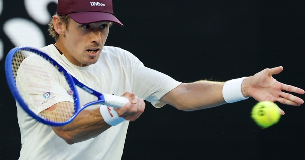 De Minaur dazzles to leave Tiafoe out of answers
