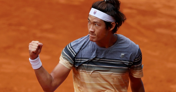 zhangzs China's Zhang Zhizhen advances to Hangzhou Tennis Open quarterfinals